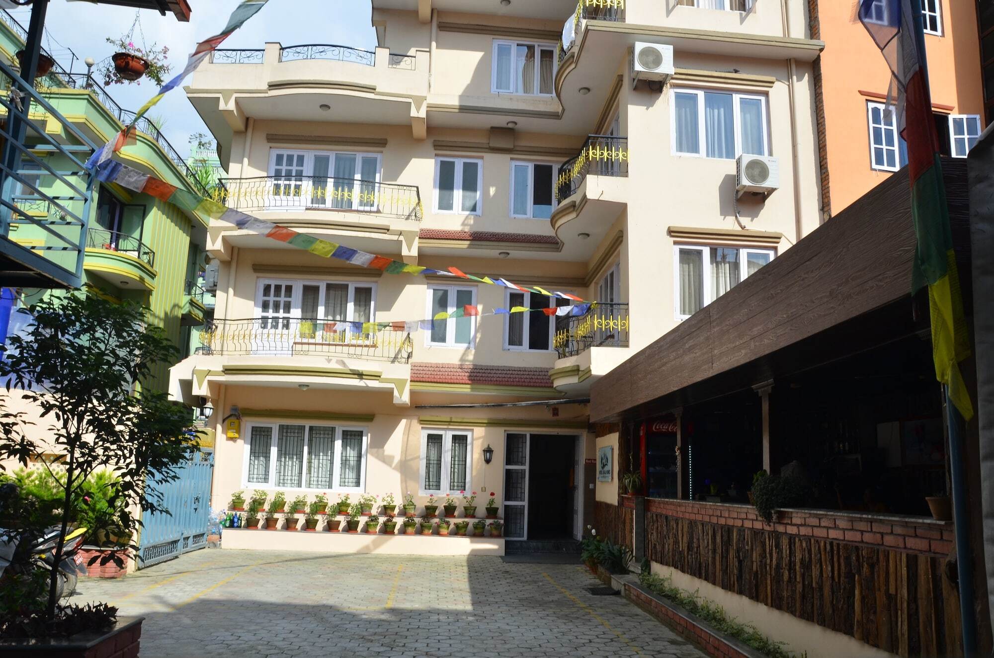 Oyo 720 Lekali Homes And Restaurant Katmandu Eksteriør billede